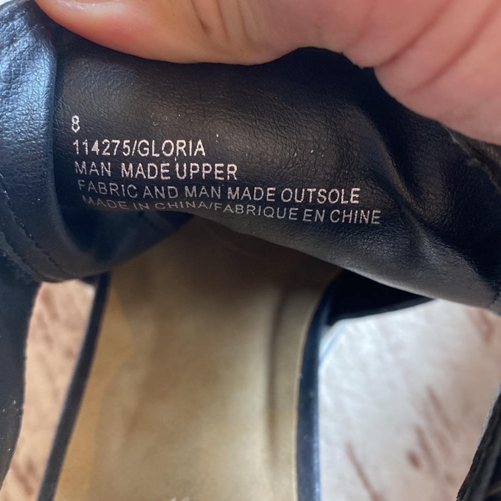Maurice’s shoes - Picture 4 of 8
